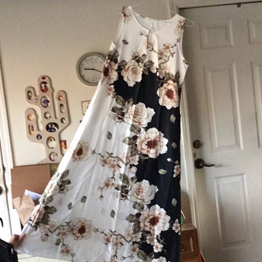 White and Cream Floral Sleeveless Maxi Dress A-line